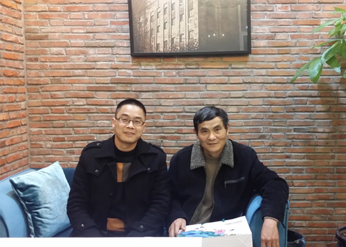 張總對一格家具高度認(rèn)可