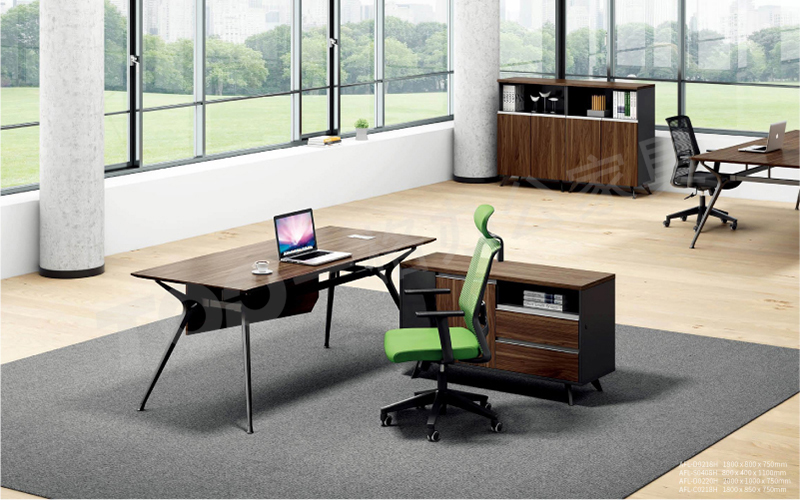 領(lǐng)導辦公桌 領(lǐng)導辦公桌