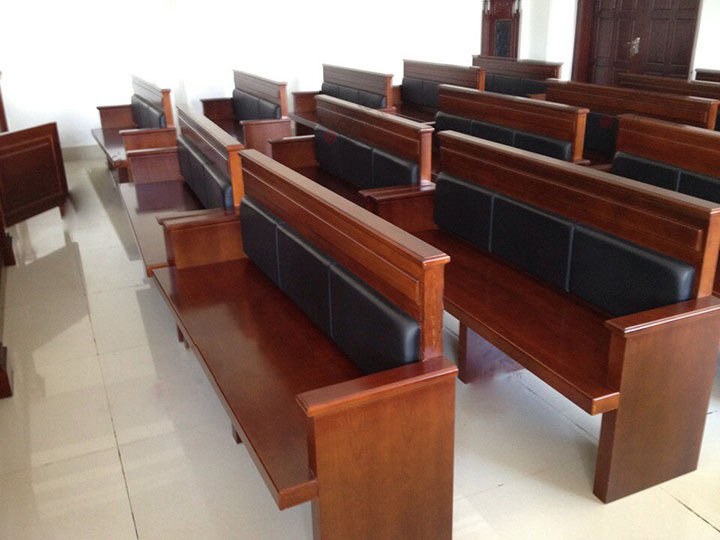 法庭旁聽椅.jpg 法庭旁聽椅.jpg