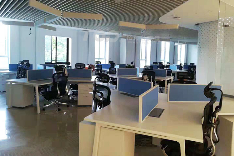 三人位辦公卡位.jpg 三人位辦公卡位.jpg