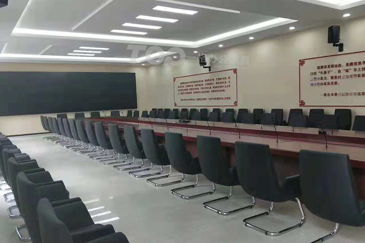 定制會(huì)議桌,只要你空間夠大,不用擔(dān)心沒(méi)有你想要的會(huì)議桌.jpg 定制會(huì)議桌,只要你空間夠大,不用擔(dān)心沒(méi)有你想要的會(huì)議桌.jpg