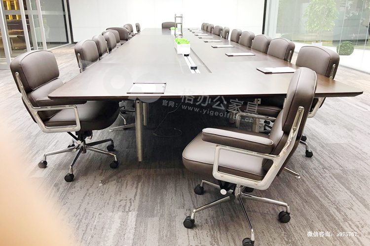 現(xiàn)代款十米會(huì)議桌實(shí)拍.jpg 現(xiàn)代款十米會(huì)議桌實(shí)拍.jpg