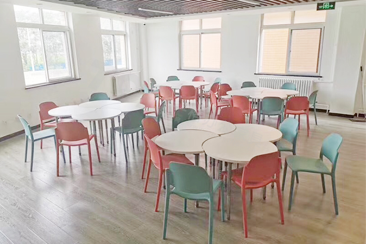 小朋友閱圖桌椅可組合.jpg 小朋友閱圖桌椅可組合.jpg