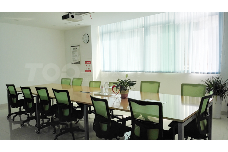 小型會(huì)議室會(huì)議桌.jpg 小型會(huì)議室會(huì)議桌.jpg