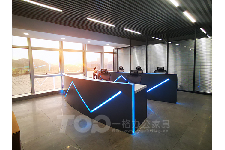 異形烤漆辦公操作臺(tái)背面.jpg 異形烤漆辦公操作臺(tái)背面.jpg