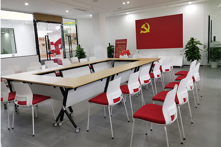 折疊收納培訓(xùn)桌拼成會(huì)議桌.jpg