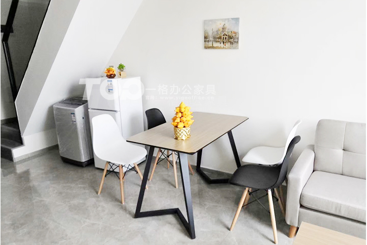 餐桌.jpg 餐桌.jpg