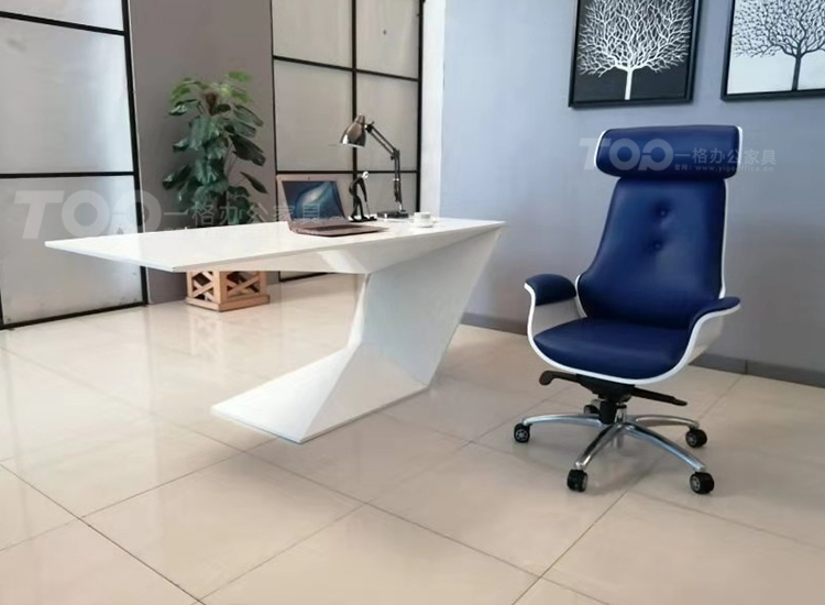 個(gè)性烤漆班臺.jpg 個(gè)性烤漆班臺.jpg