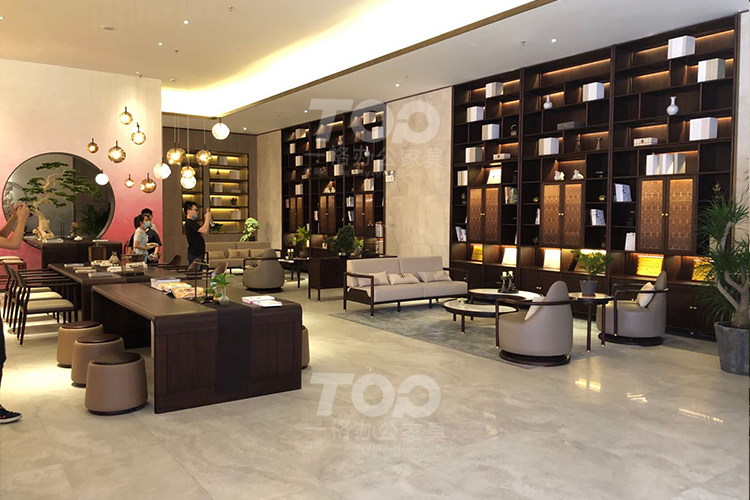 高山流水 辦公臺(tái)，純木墻壁柜.jpg