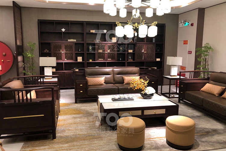 實(shí)木真皮洽談沙發(fā).jpg 實(shí)木真皮洽談沙發(fā).jpg