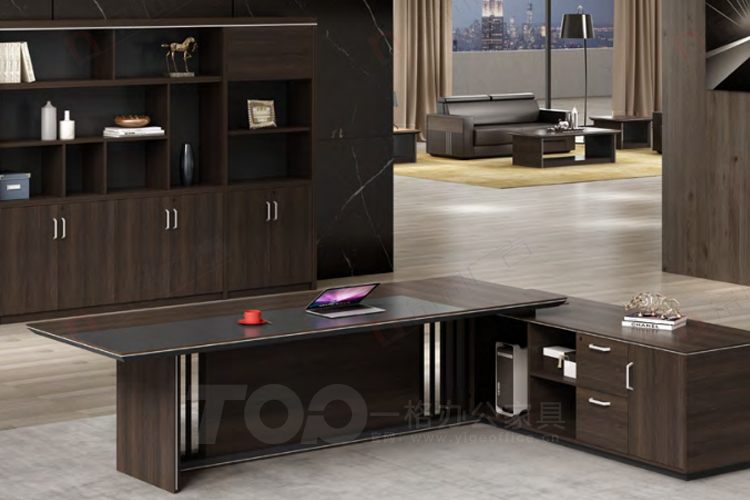 班臺內(nèi)側(cè).jpg 班臺內(nèi)側(cè).jpg