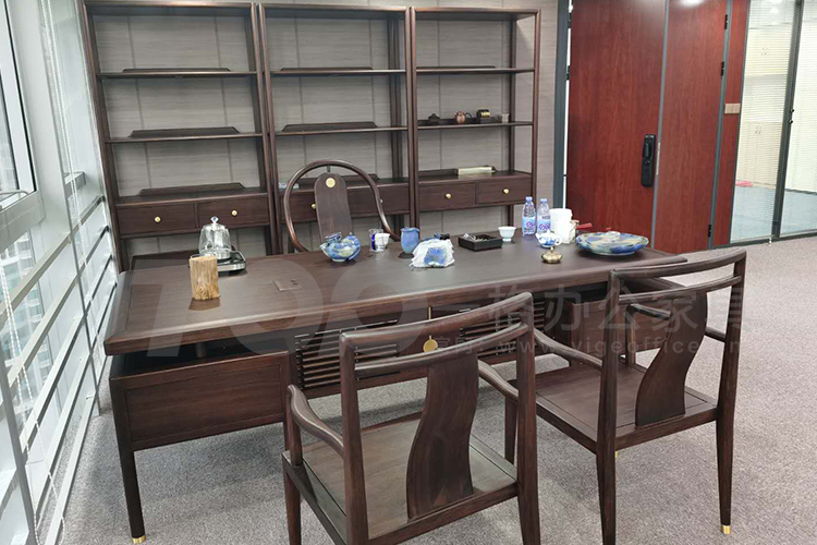 新中式純實(shí)木班臺(tái).jpg 新中式純實(shí)木班臺(tái).jpg