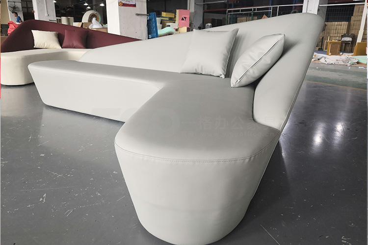 異形白色西皮沙發(fā).jpg 異形白色西皮沙發(fā).jpg