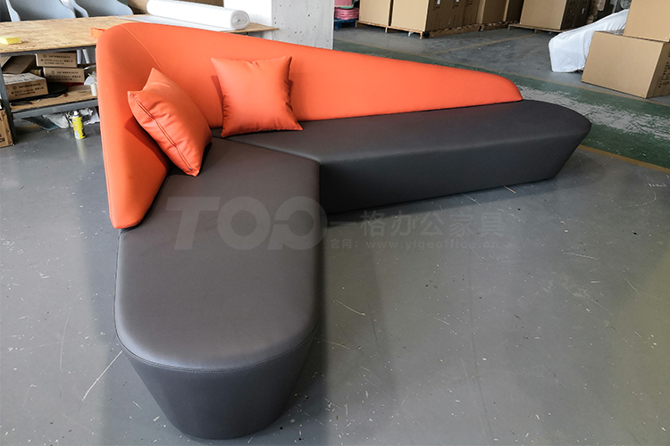 異形沙發(fā).jpg 異形沙發(fā).jpg